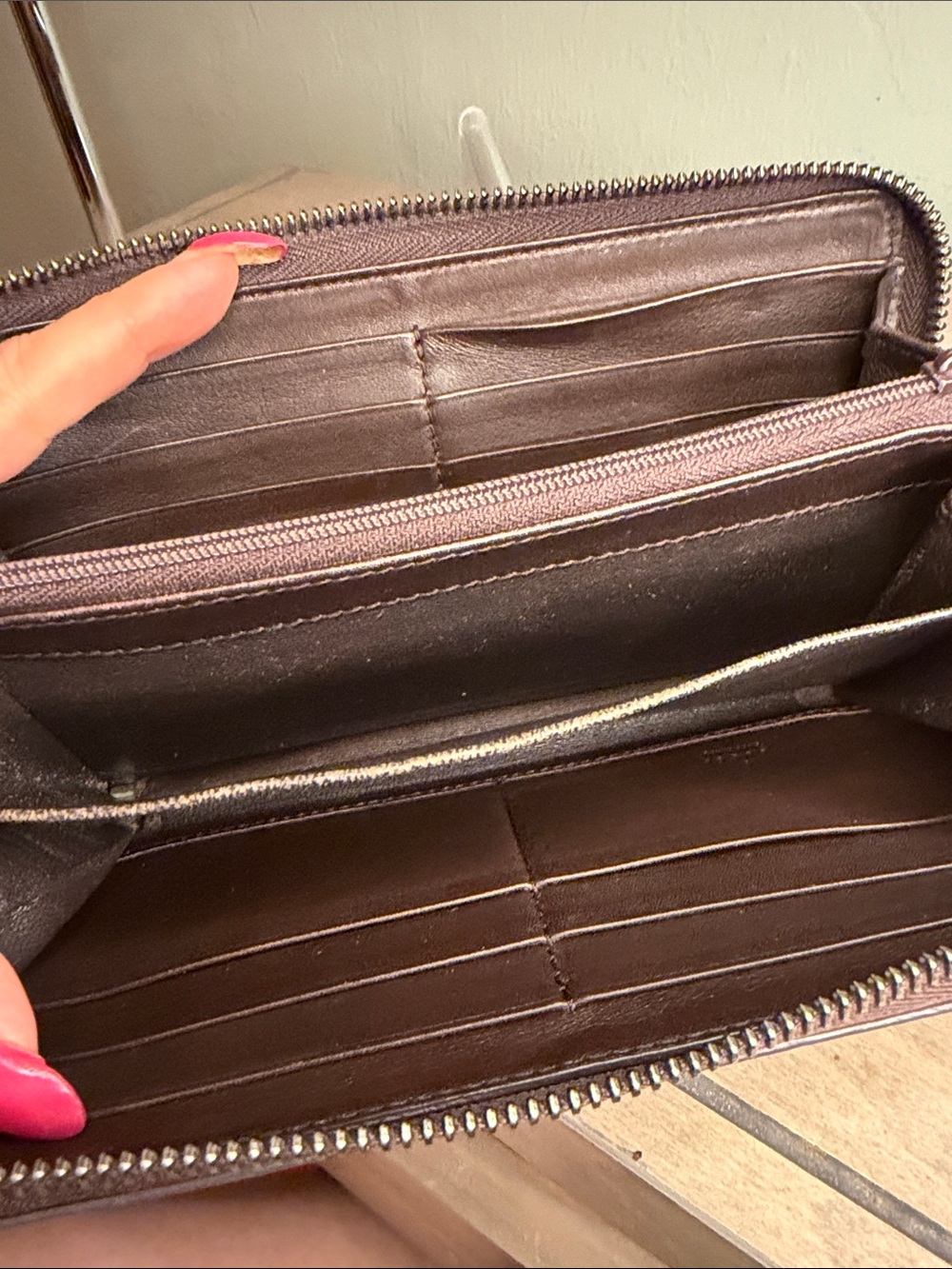 Gucci Microguccissima Zip Around Wallet in Unique Metallic Gold to Bronze - Picture 8 of 11